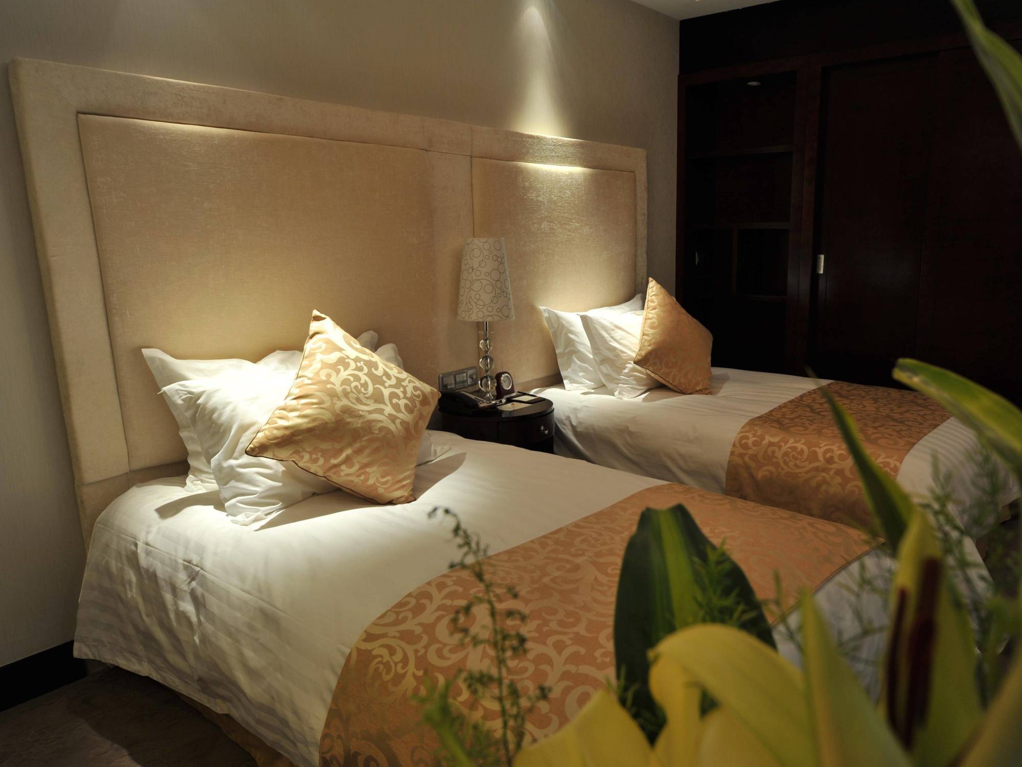 S&N Dalian Hotel Екстериор снимка