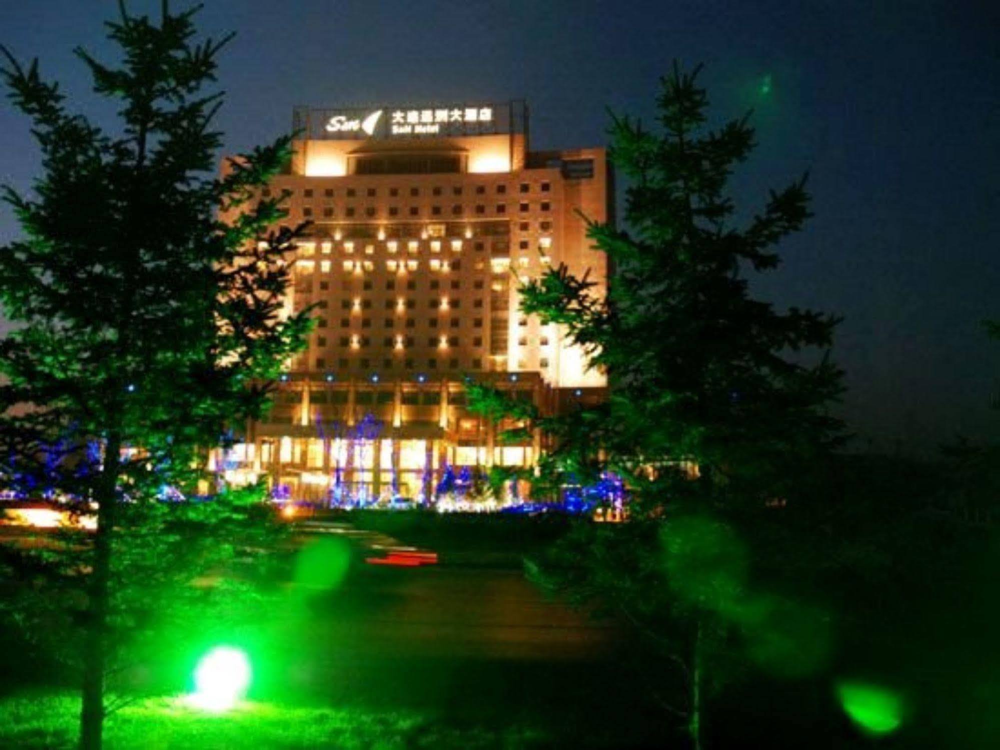 S&N Dalian Hotel Екстериор снимка