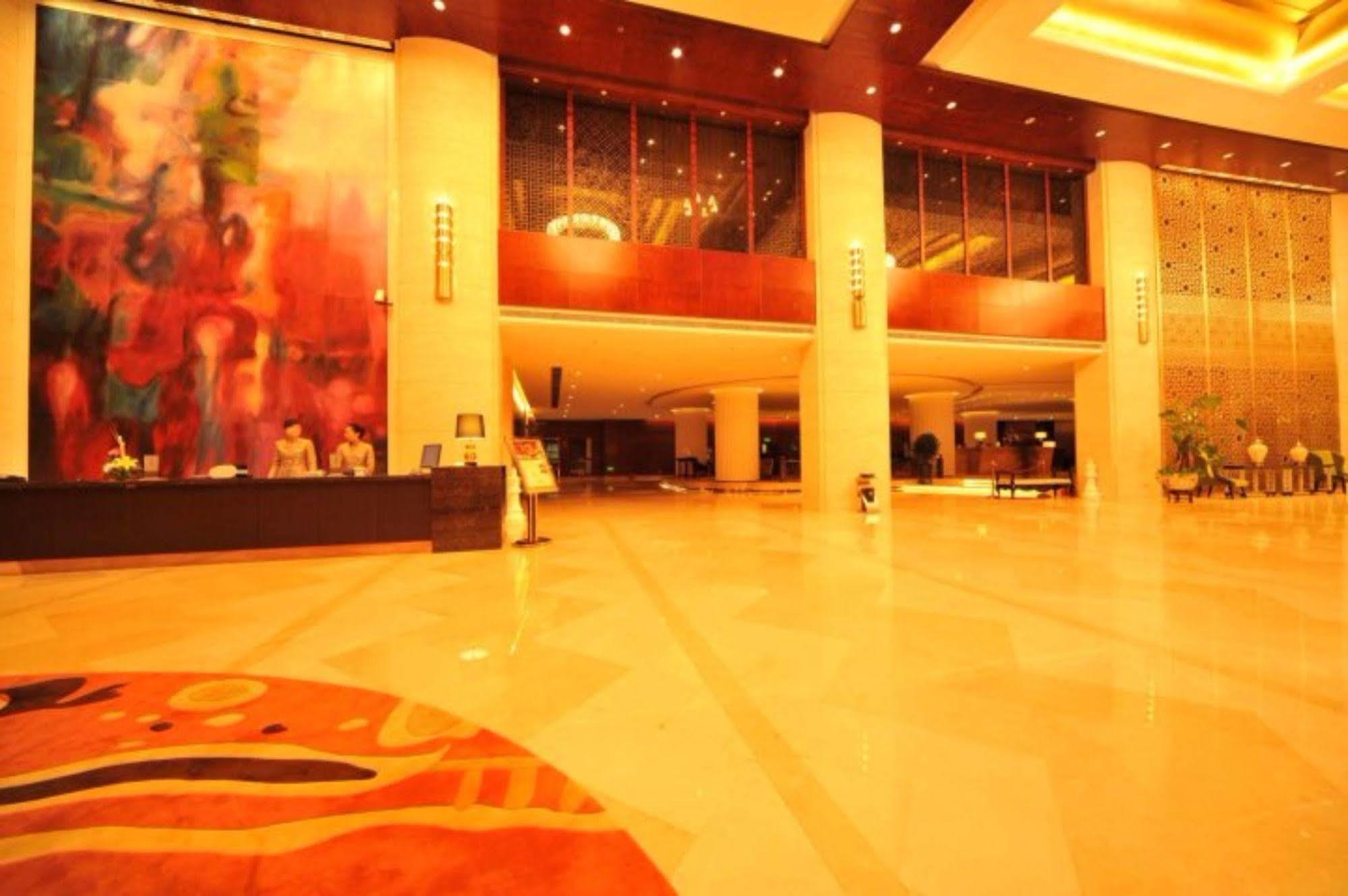 S&N Dalian Hotel Екстериор снимка