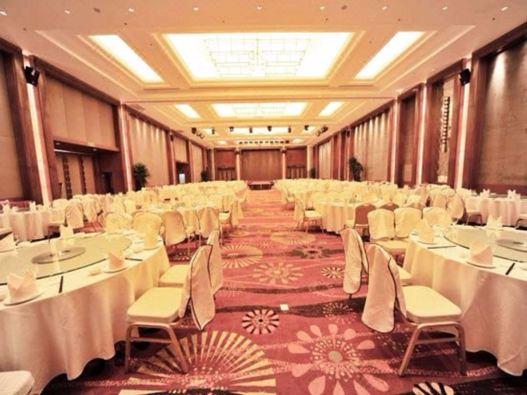 S&N Dalian Hotel Екстериор снимка