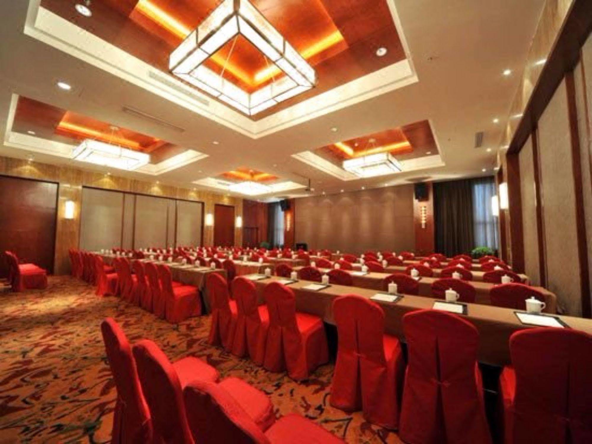 S&N Dalian Hotel Екстериор снимка