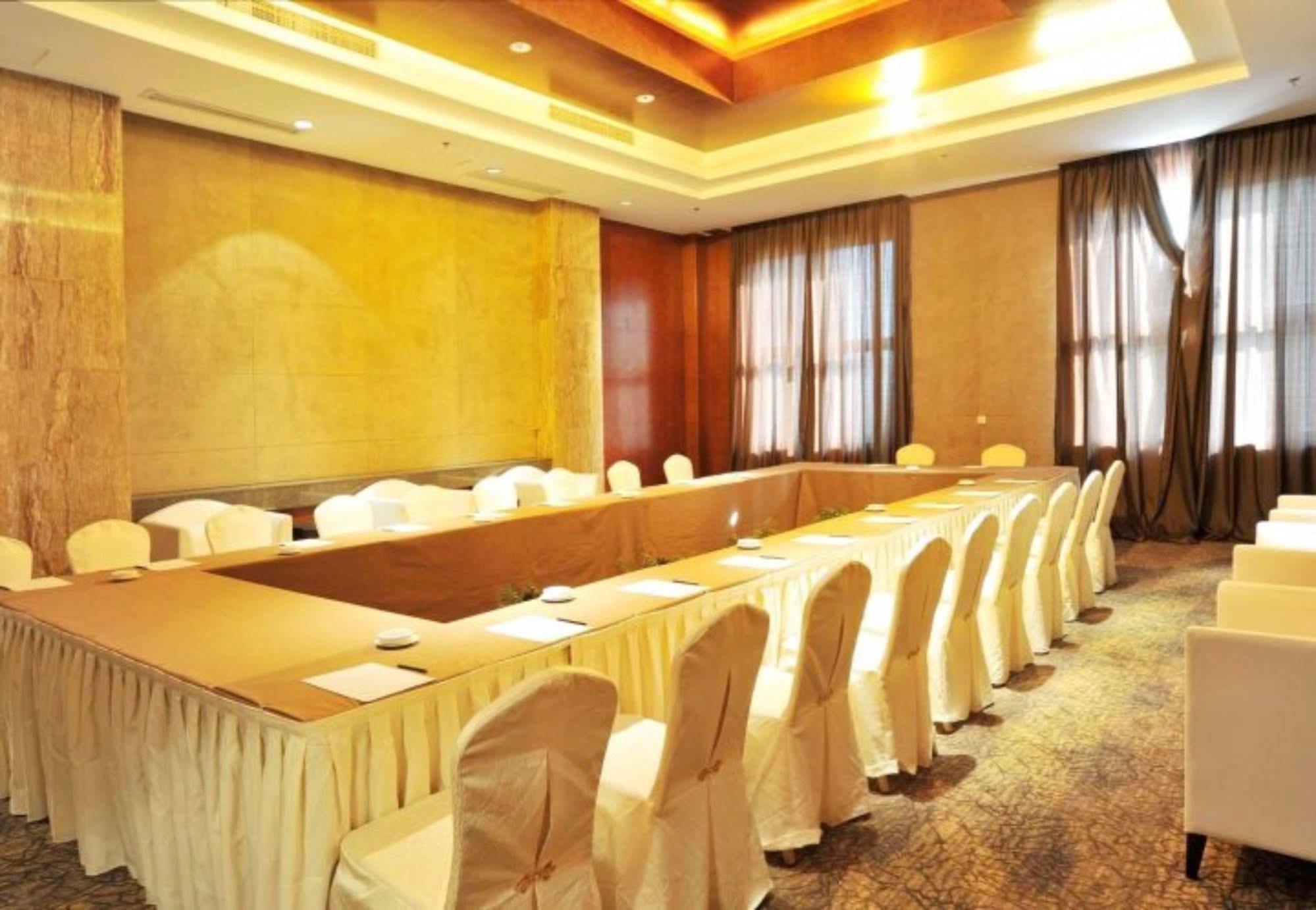 S&N Dalian Hotel Екстериор снимка