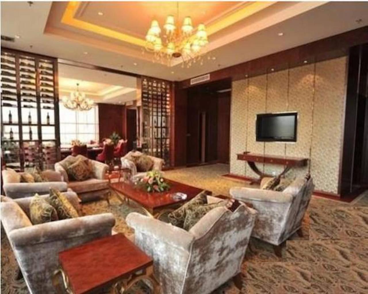 S&N Dalian Hotel Екстериор снимка